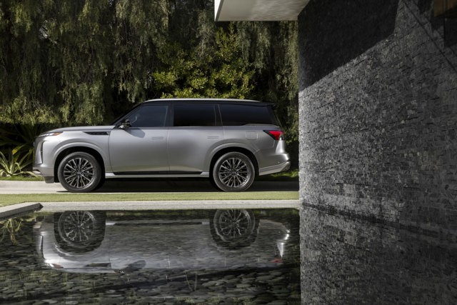 Infiniti Qx80 foto 34