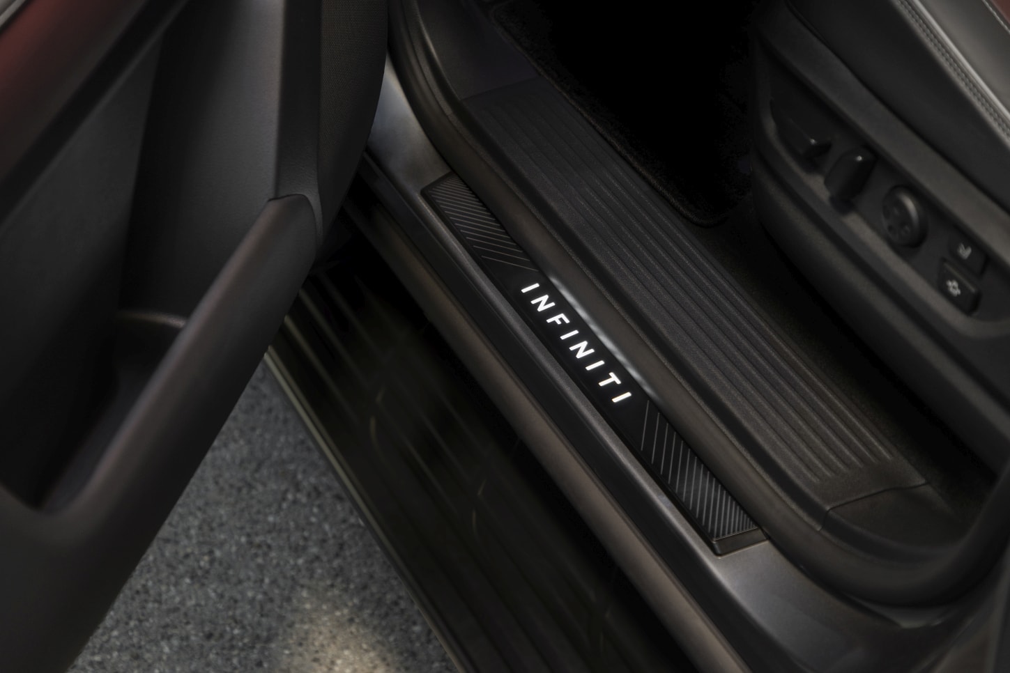 Infiniti Qx80 photo 40