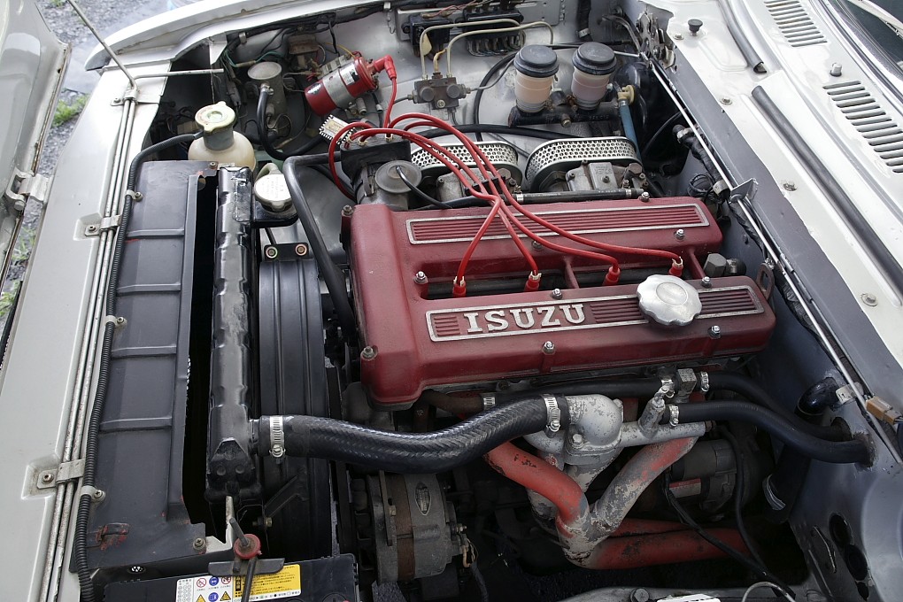 Isuzu 117 Coupe photo 15