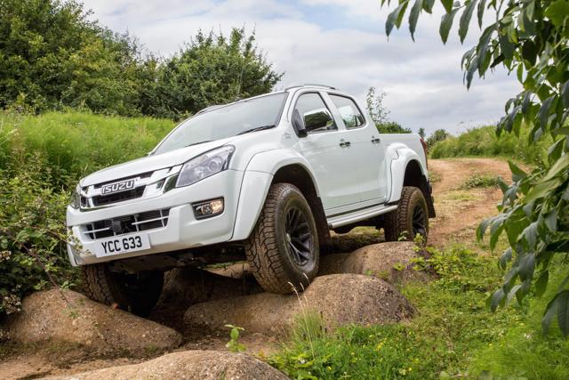 Isuzu Rodeo / D-Max photo 12
