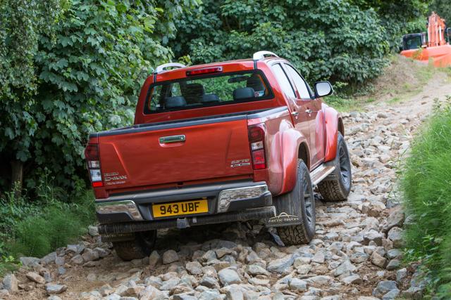 Isuzu Rodeo / D-Max photo 15