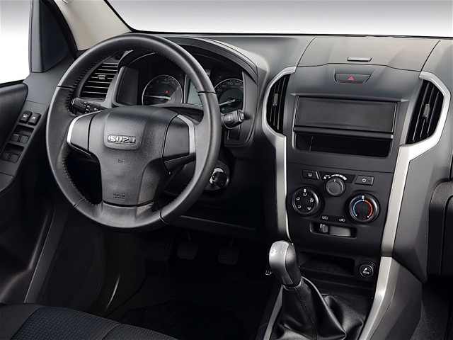Isuzu Rodeo / D-Max photo 34