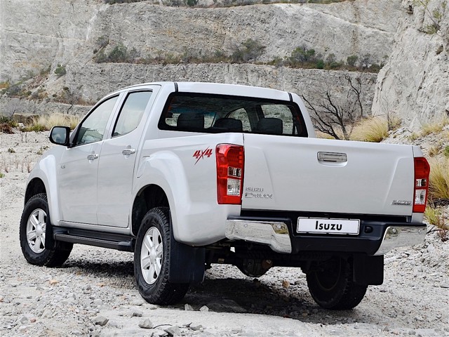 Isuzu Rodeo / D-Max photo 15