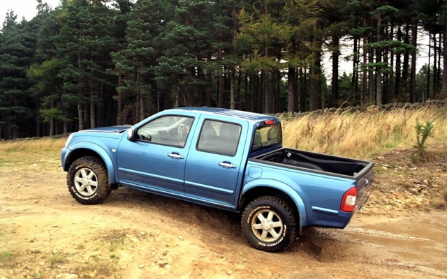 Isuzu Rodeo / D-Max photo 13