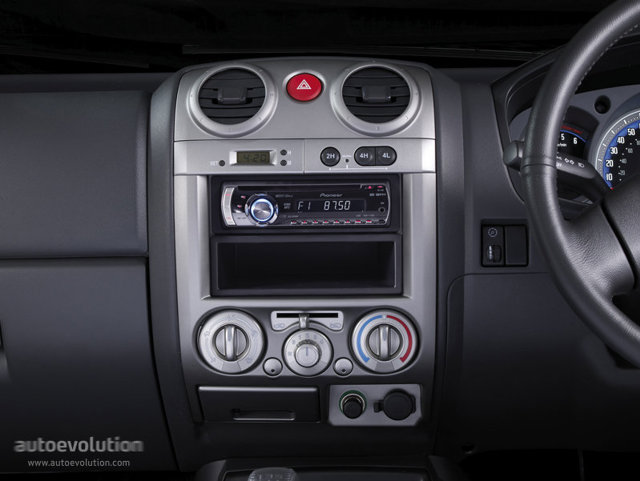 Isuzu Rodeo / D-Max photo 14