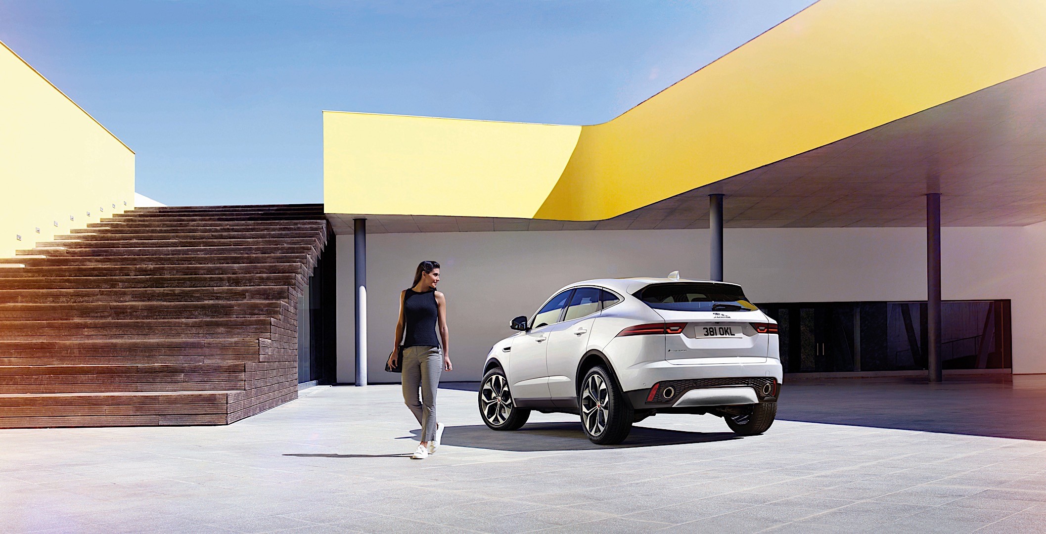 Jaguar E-Pace photo 10