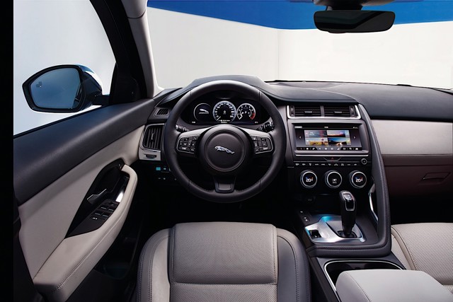 Jaguar E-Pace photo 41