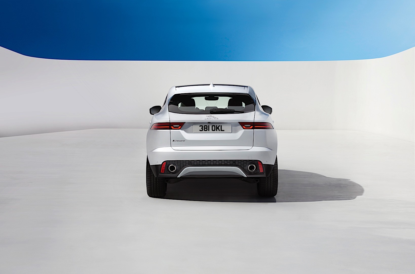 Jaguar E-Pace photo 18