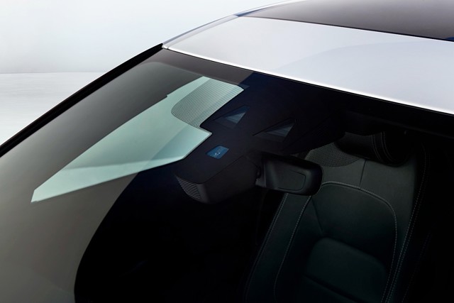 Jaguar E-Pace photo 19