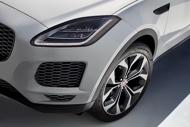 Jaguar E-Pace photo 20