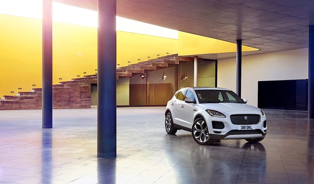 Jaguar E-Pace photo 21