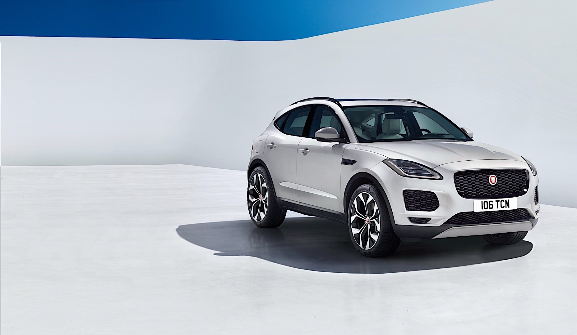 Jaguar E-Pace photo 22