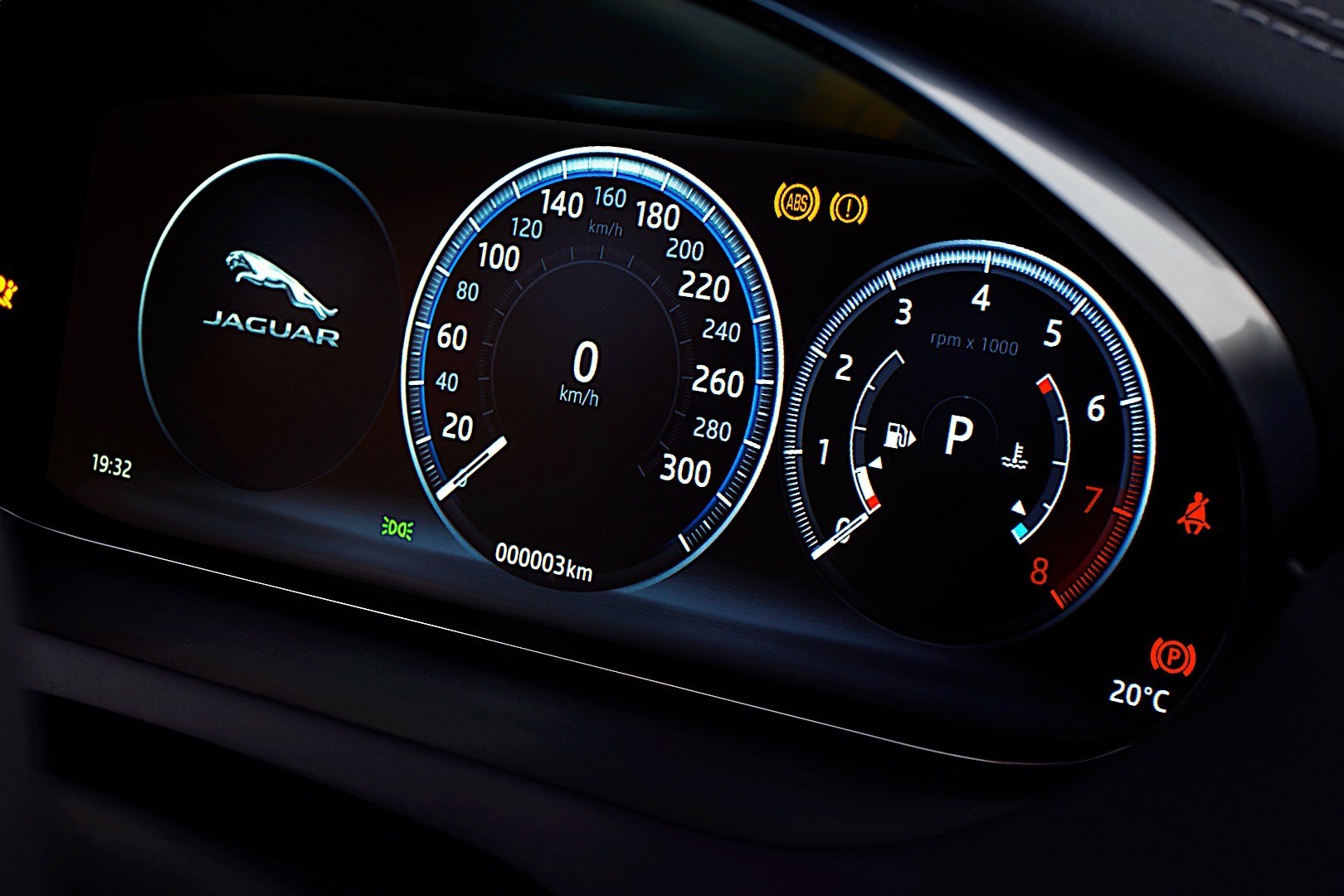 Jaguar E-Pace photo 44