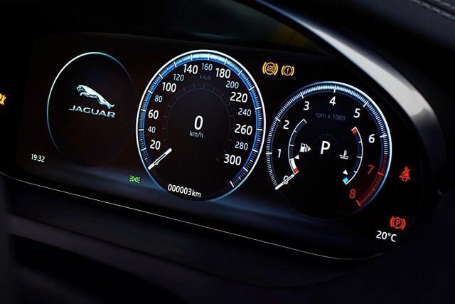 Jaguar E-Pace photo 44