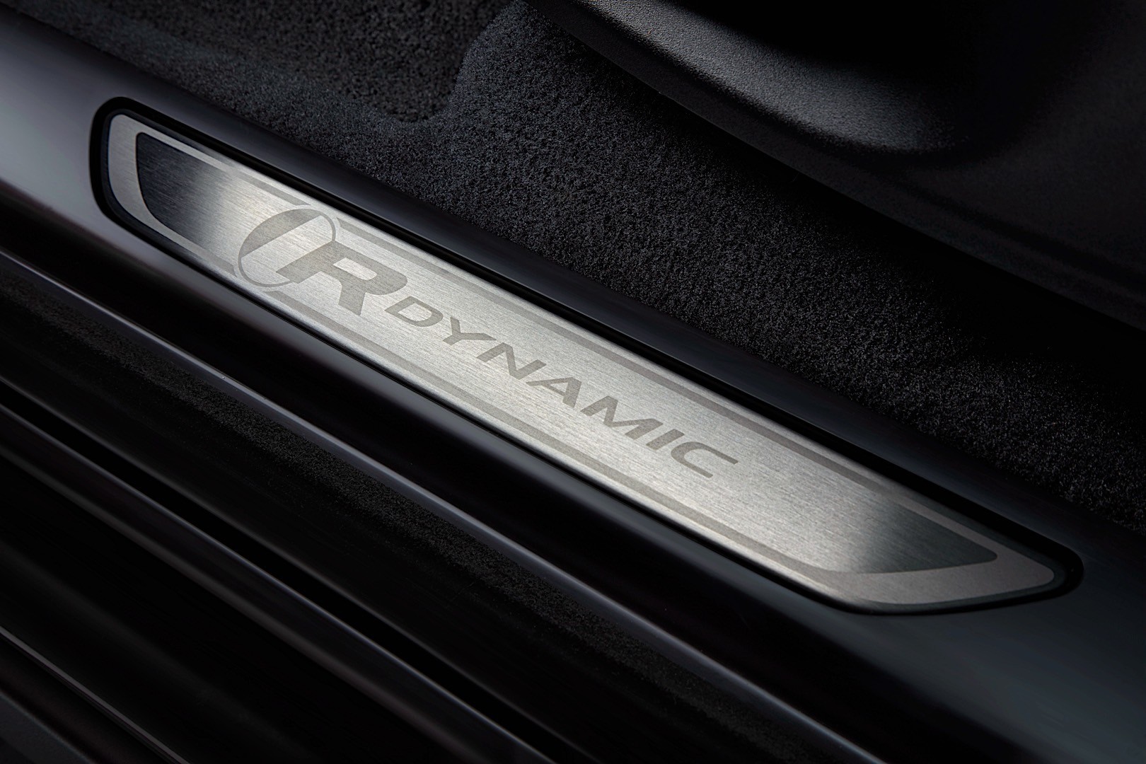 Jaguar E-Pace photo 47