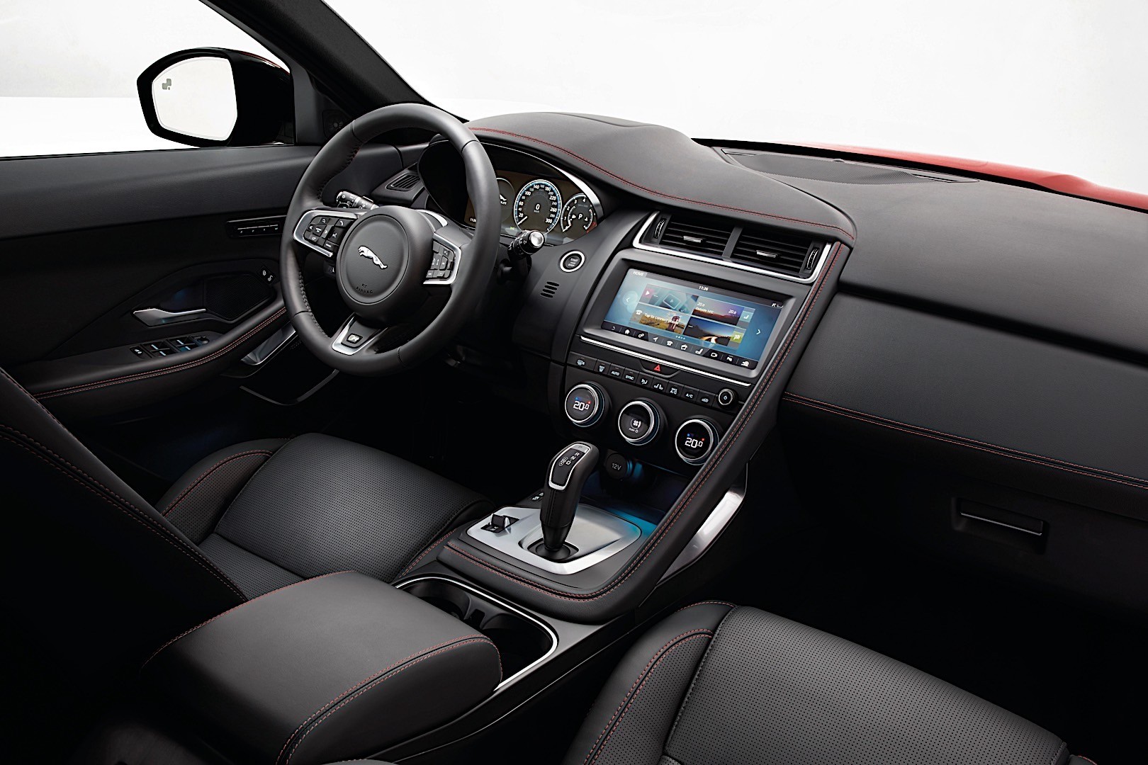 Jaguar E-Pace photo 48