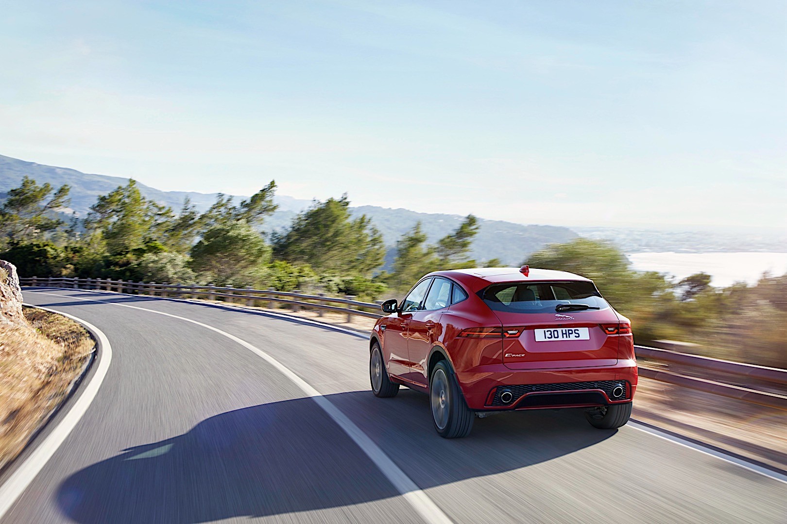 Jaguar E-Pace photo 28