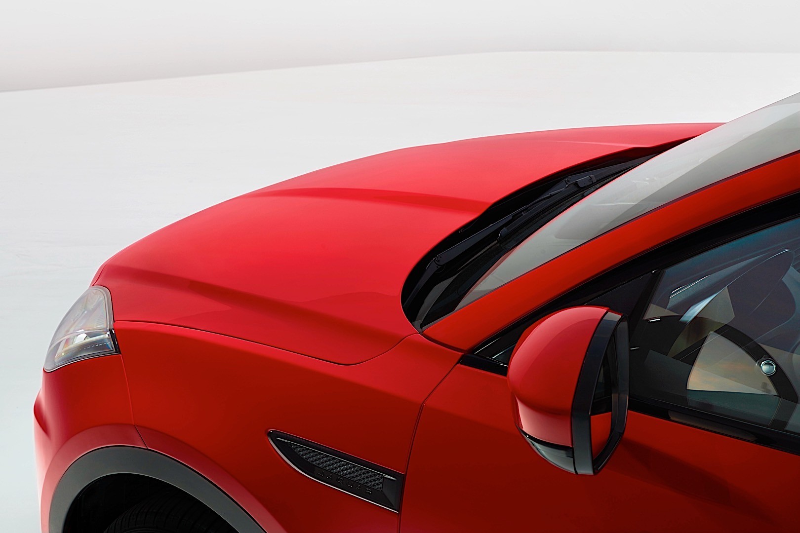 Jaguar E-Pace photo 31