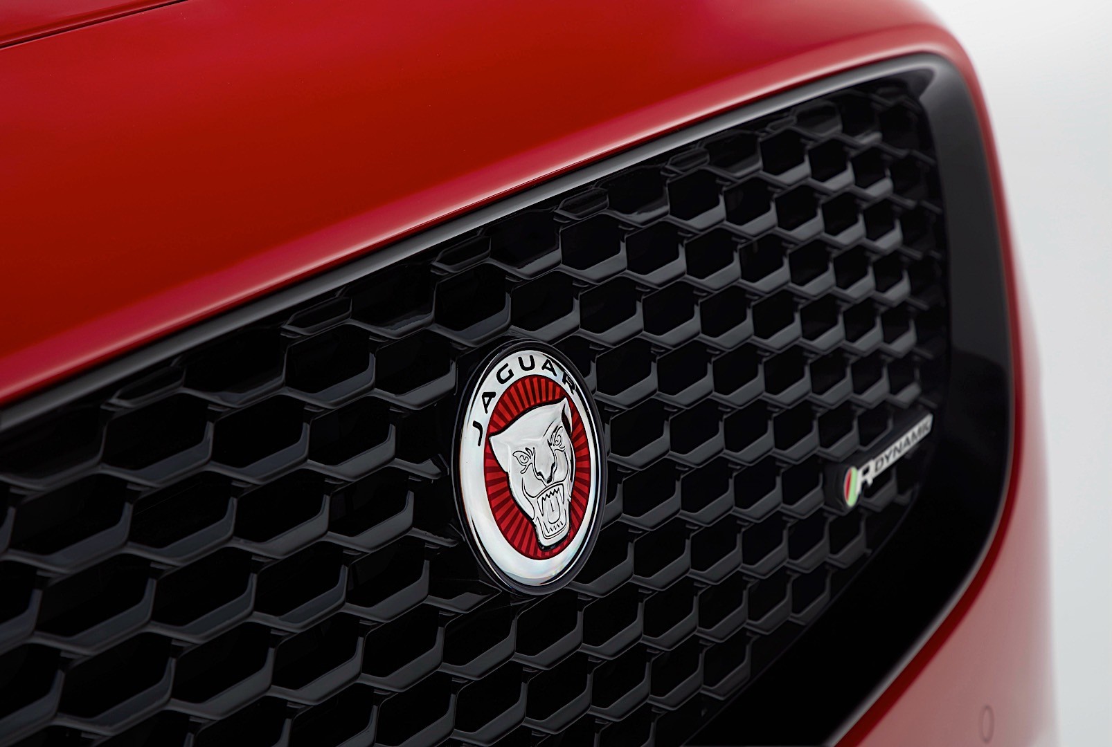 Jaguar E-Pace photo 32