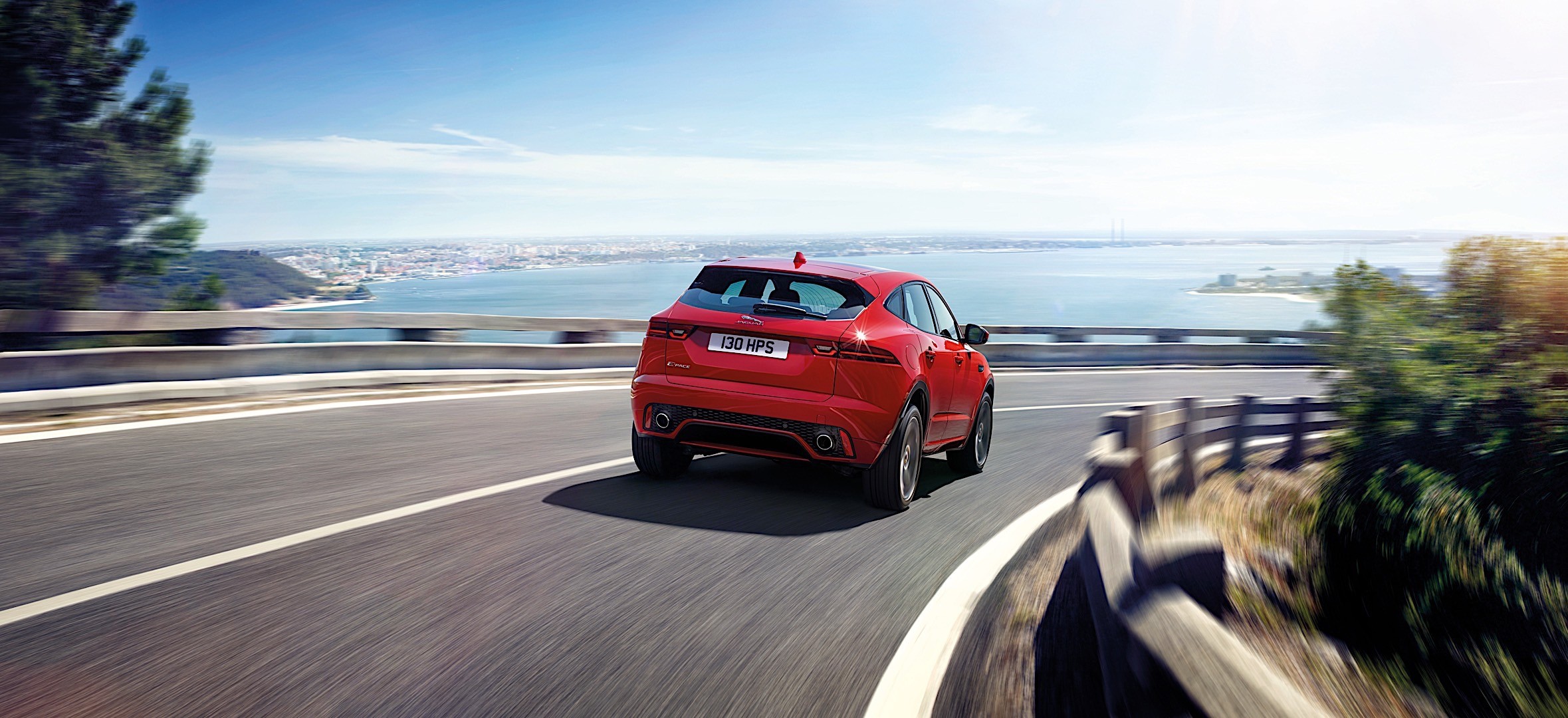 Jaguar E-Pace photo 36