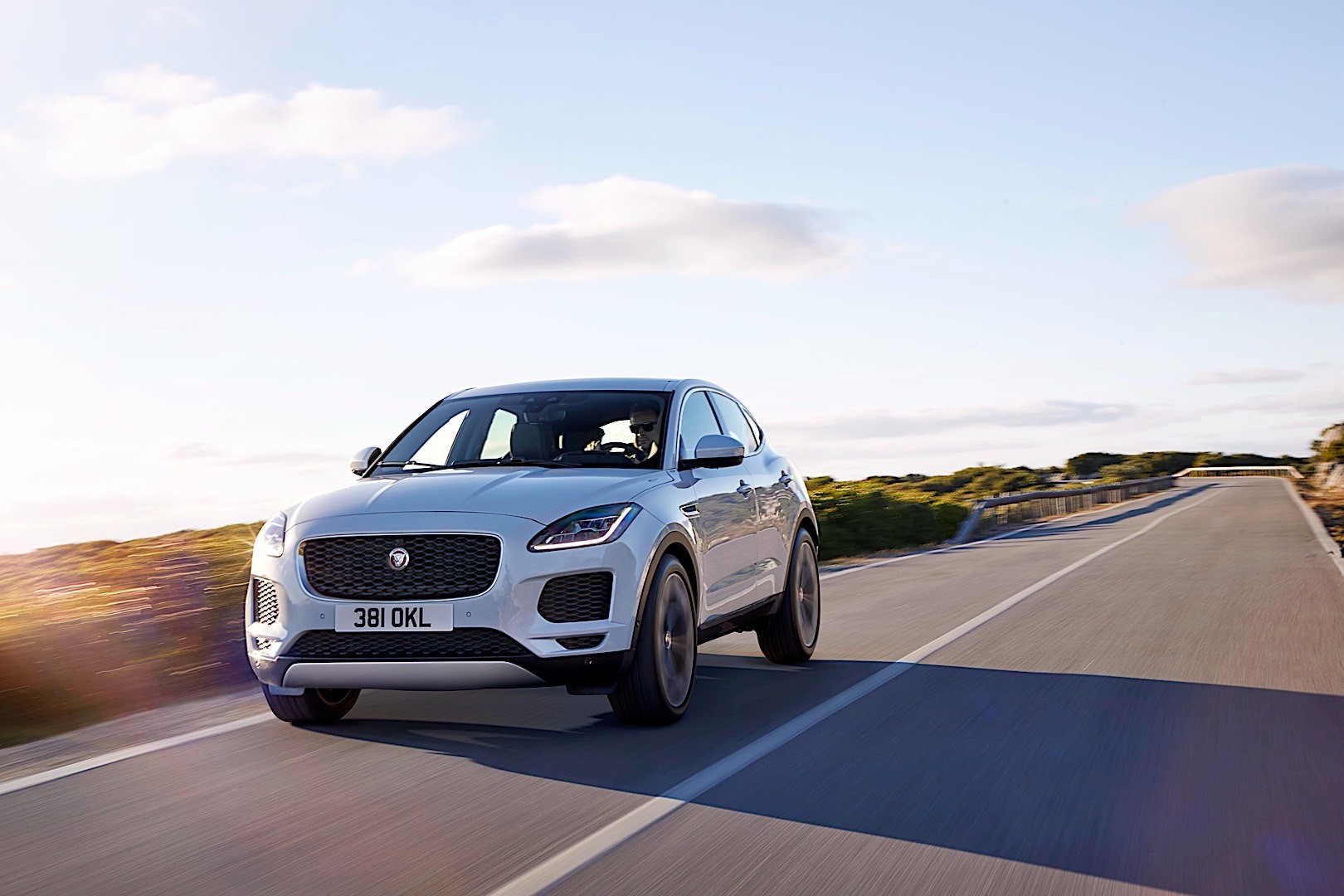 Jaguar E-Pace photo 3