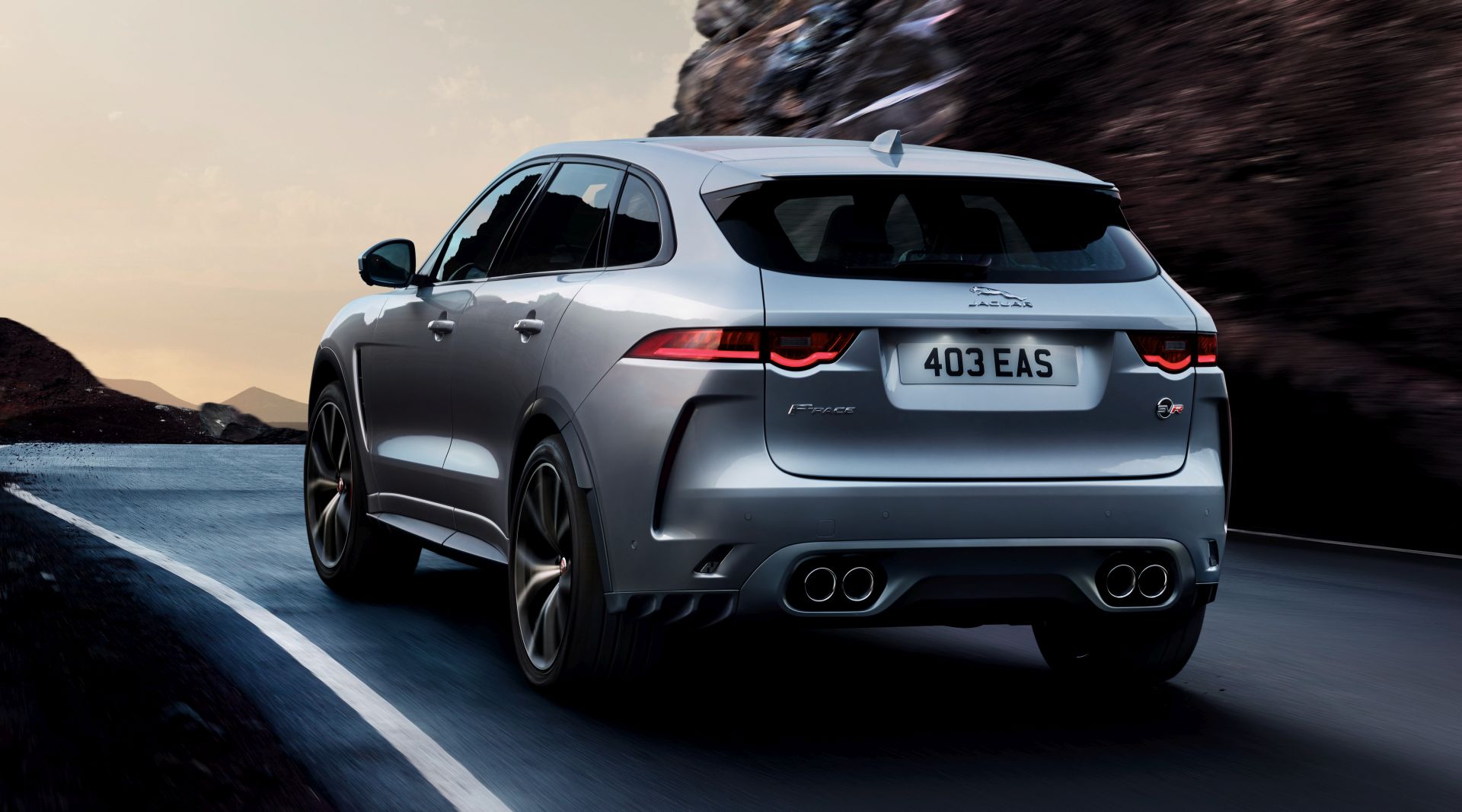 Jaguar F-Pace Svr photo 10