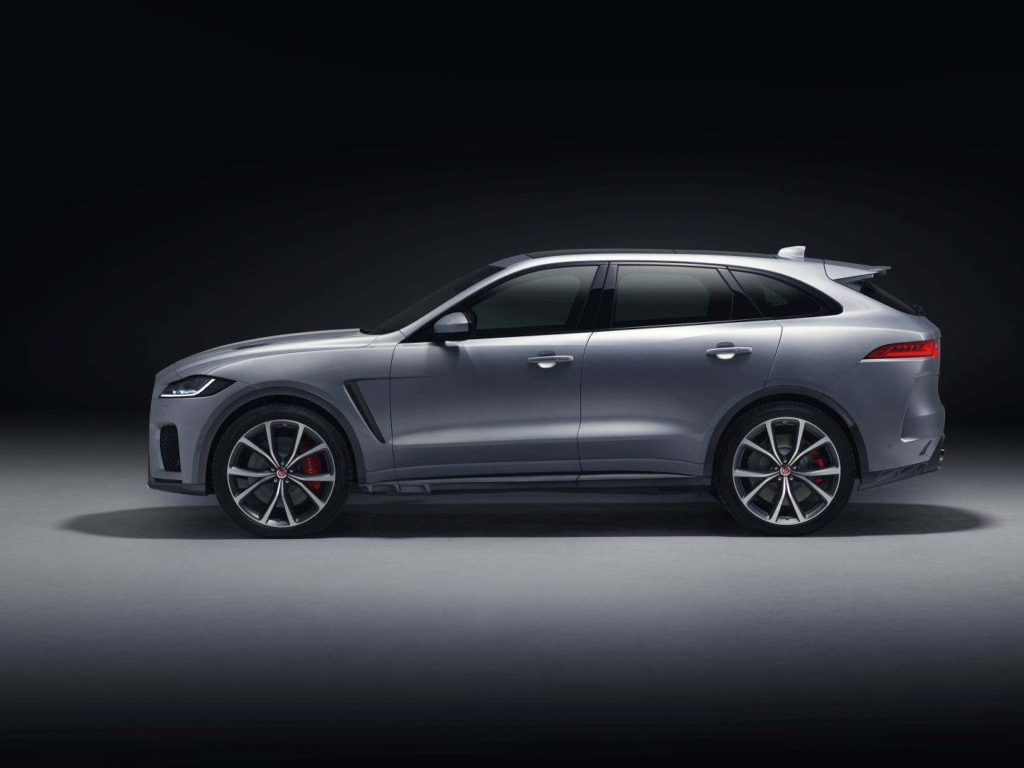Jaguar F-Pace Svr photo 4
