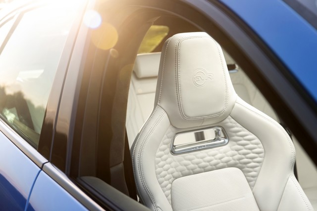 Jaguar F-Pace Svr photo 70