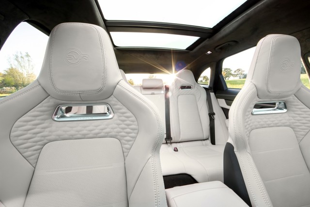 Jaguar F-Pace Svr photo 71