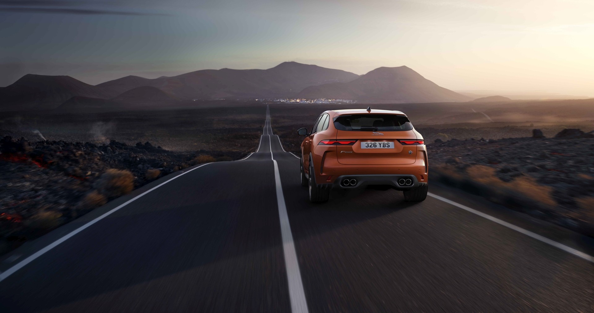 Jaguar F-Pace Svr photo 2
