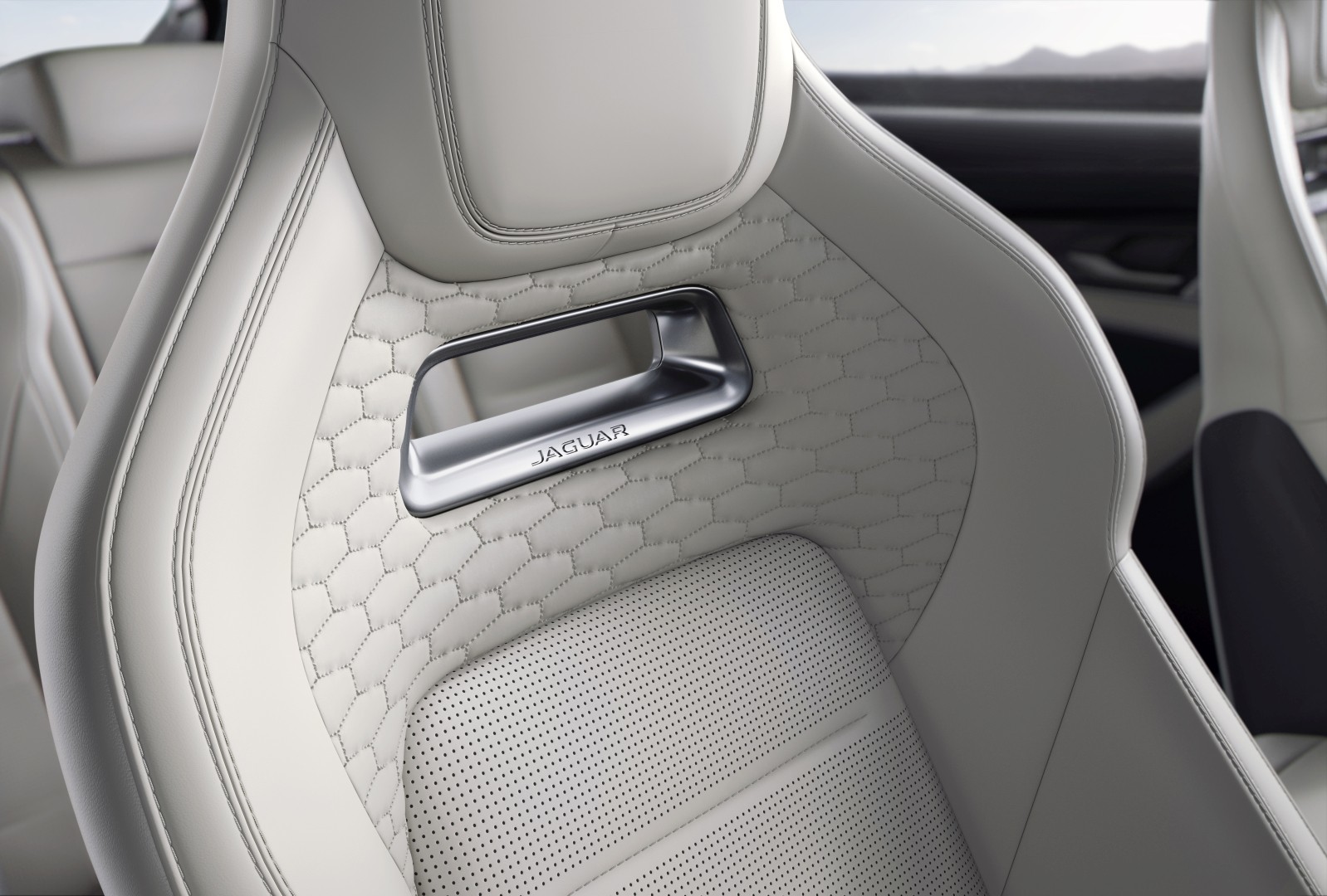 Jaguar F-Pace Svr photo 62