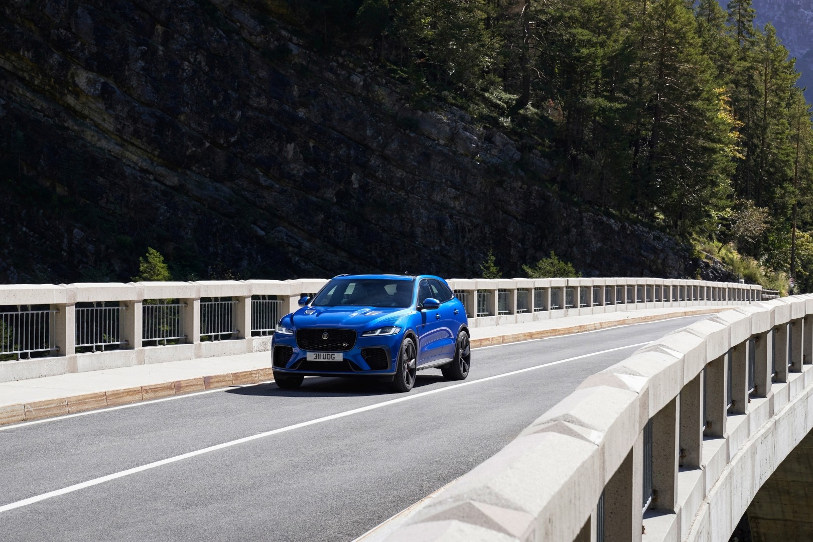 Jaguar F-Pace Svr photo 11