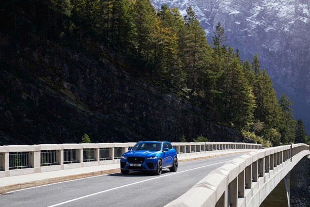 Jaguar F-Pace Svr photo 12