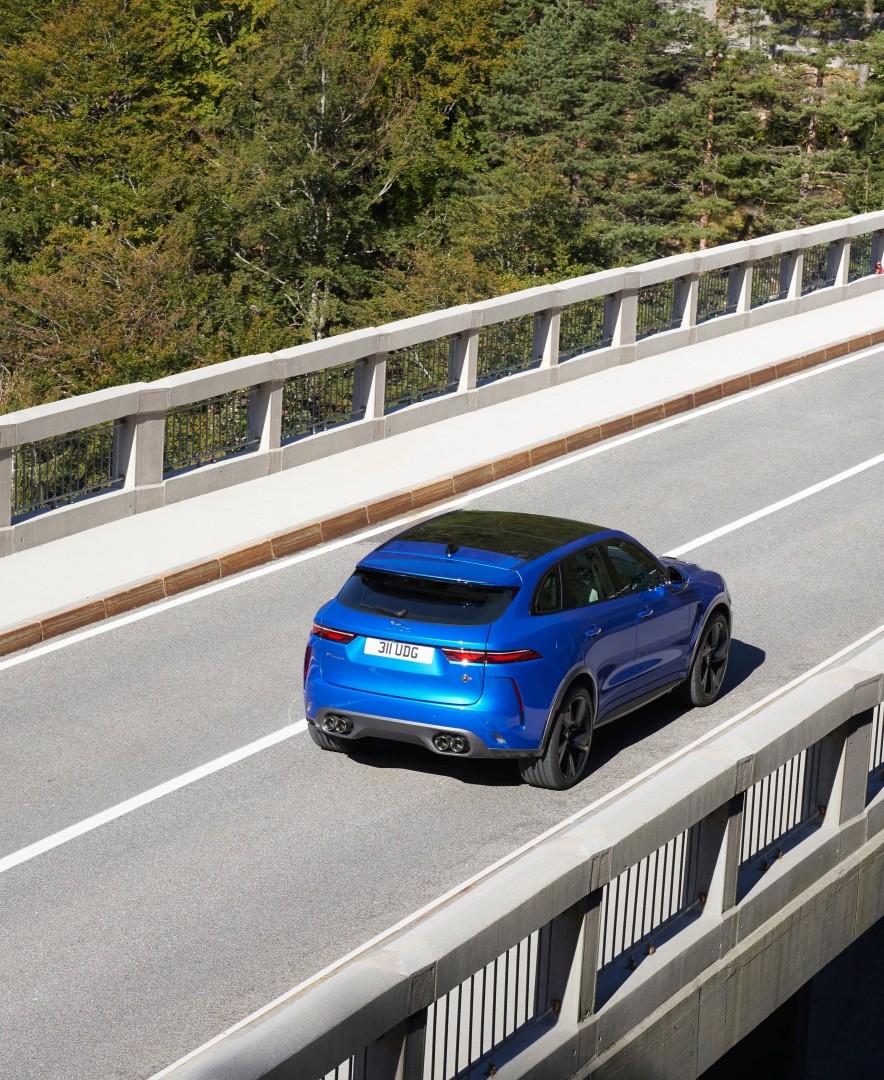 Jaguar F-Pace Svr photo 13