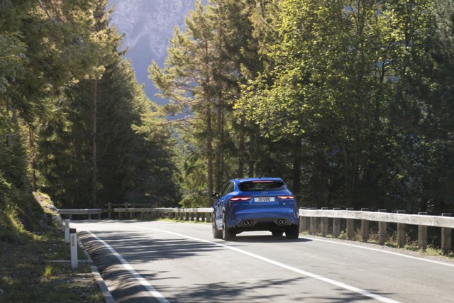 Jaguar F-Pace Svr photo 16