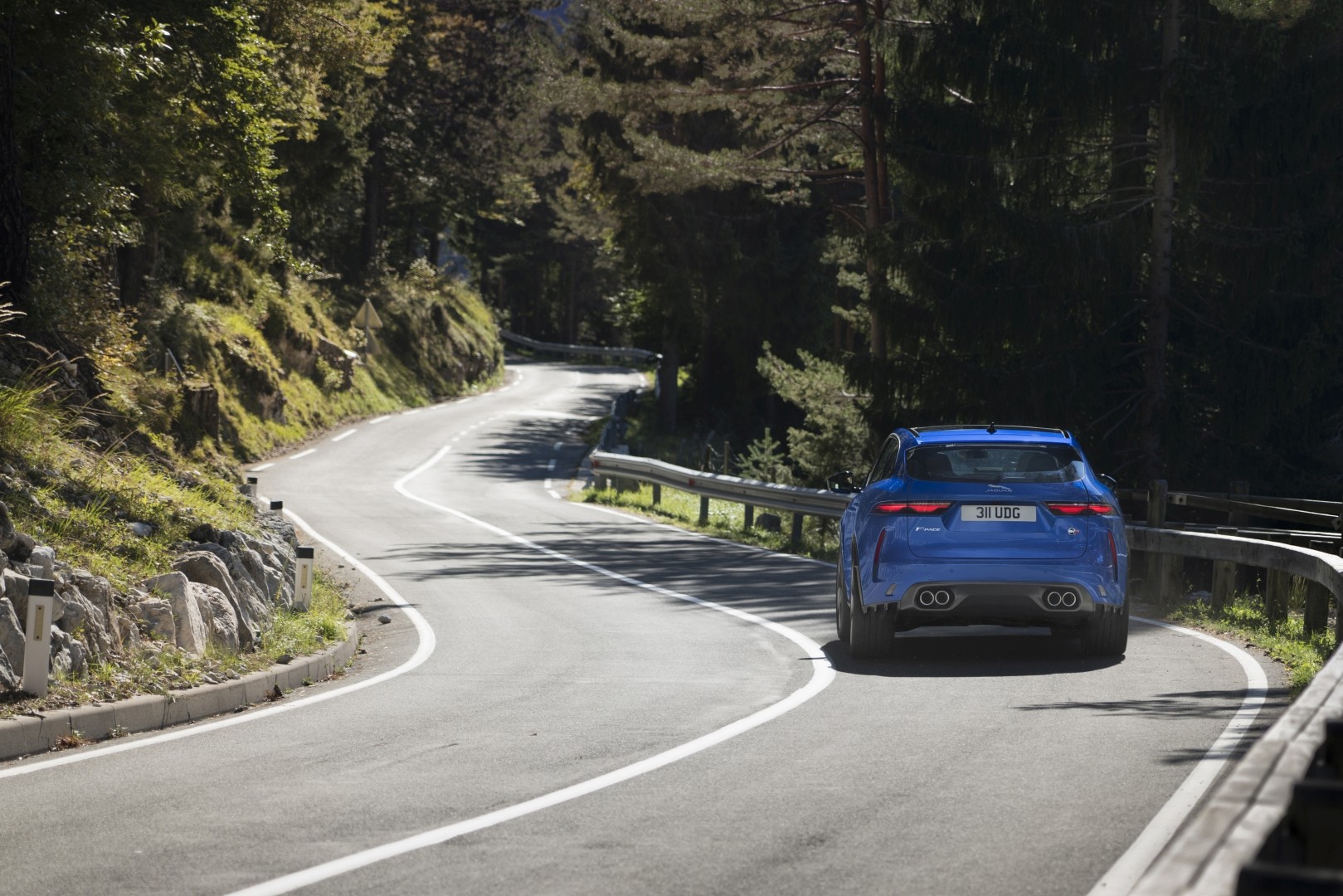 Jaguar F-Pace Svr photo 17