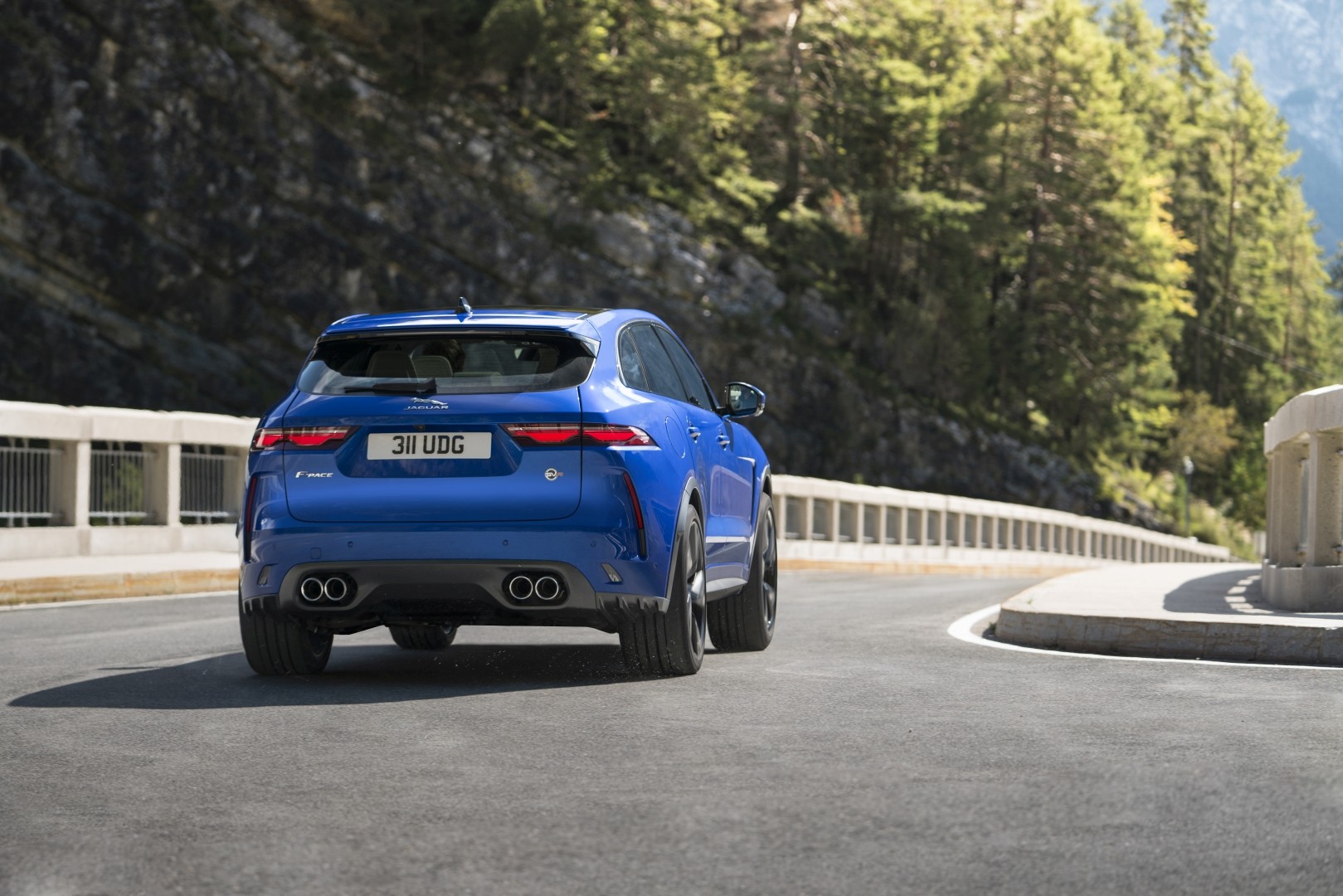 Jaguar F-Pace Svr photo 20