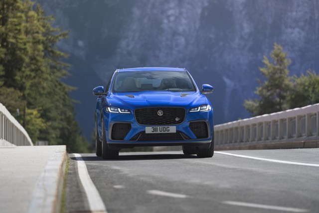 Jaguar F-Pace Svr photo 21