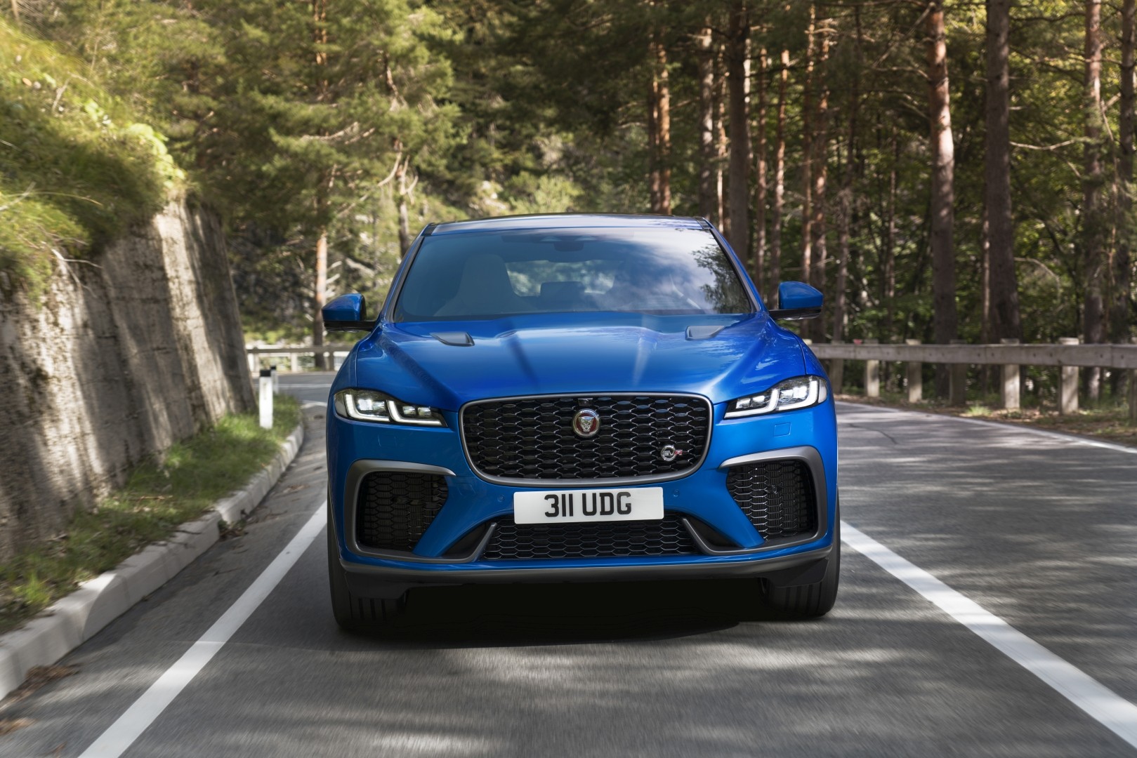 Jaguar F-Pace Svr photo 23