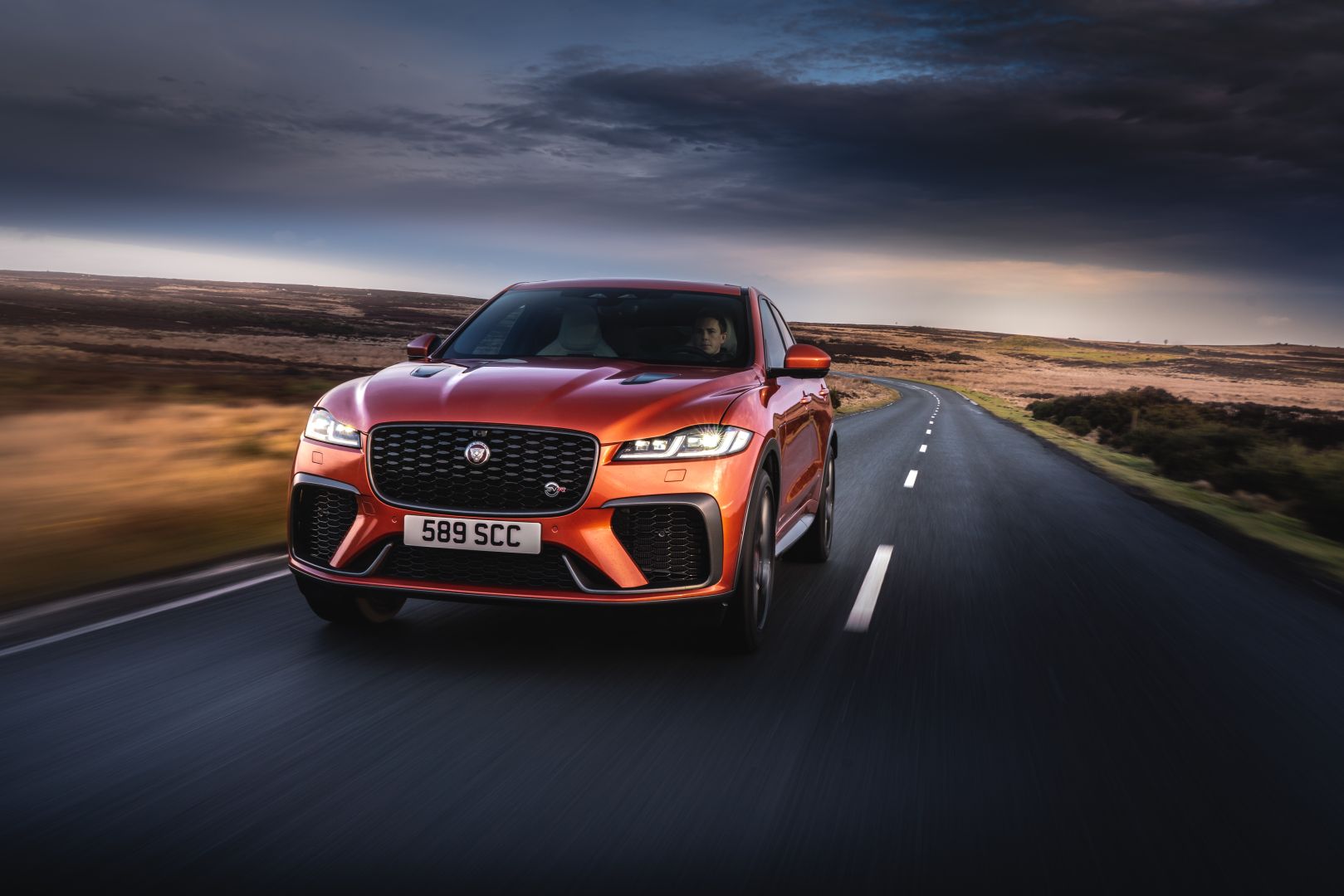 Jaguar F-Pace Svr photo 35