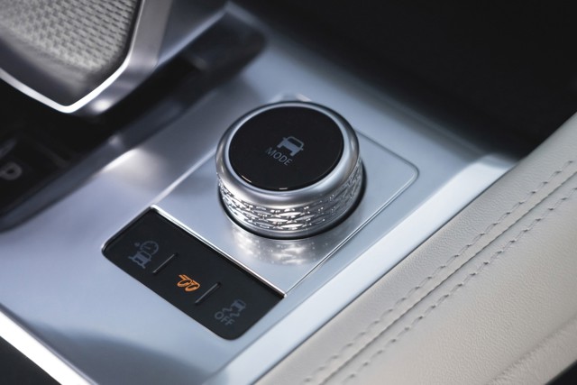 Jaguar F-Pace Svr photo 66