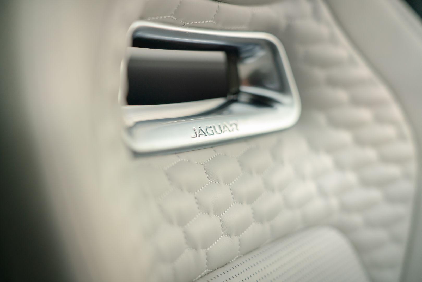 Jaguar F-Pace Svr photo 75