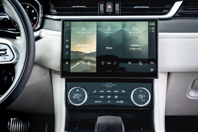 Jaguar F-Pace Svr photo 86