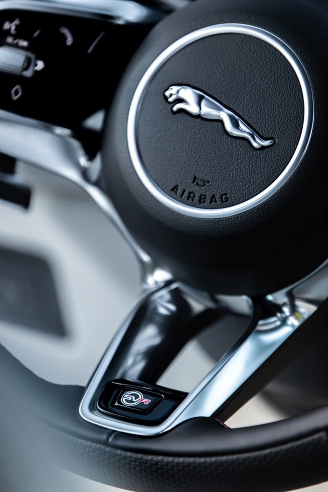 Jaguar F-Pace Svr photo 69