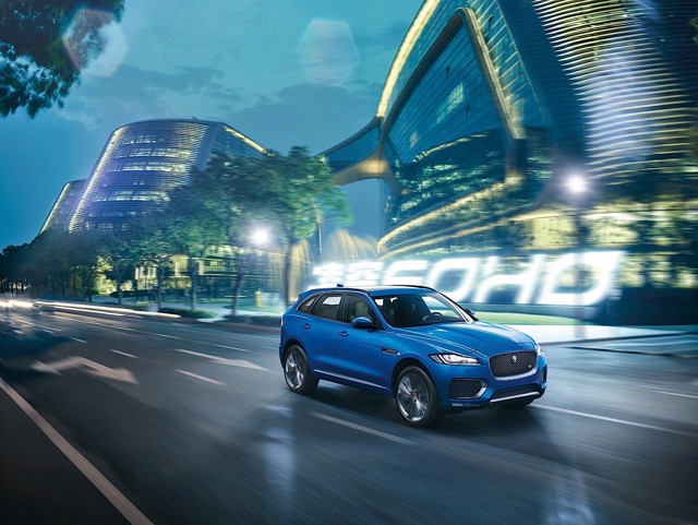 Jaguar F-Pace Foto 12