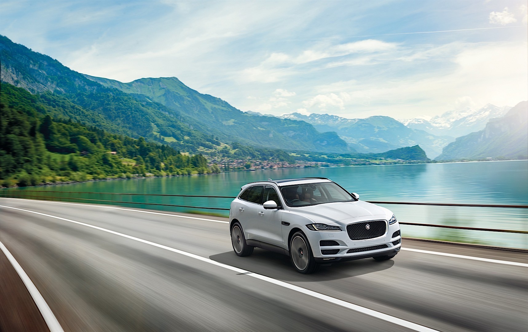 Jaguar F-Pace photo 16