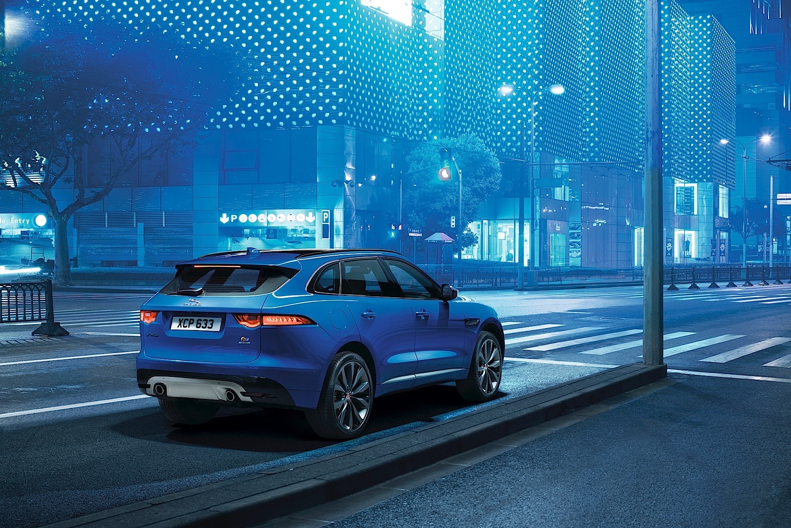 Jaguar F-Pace photo 20