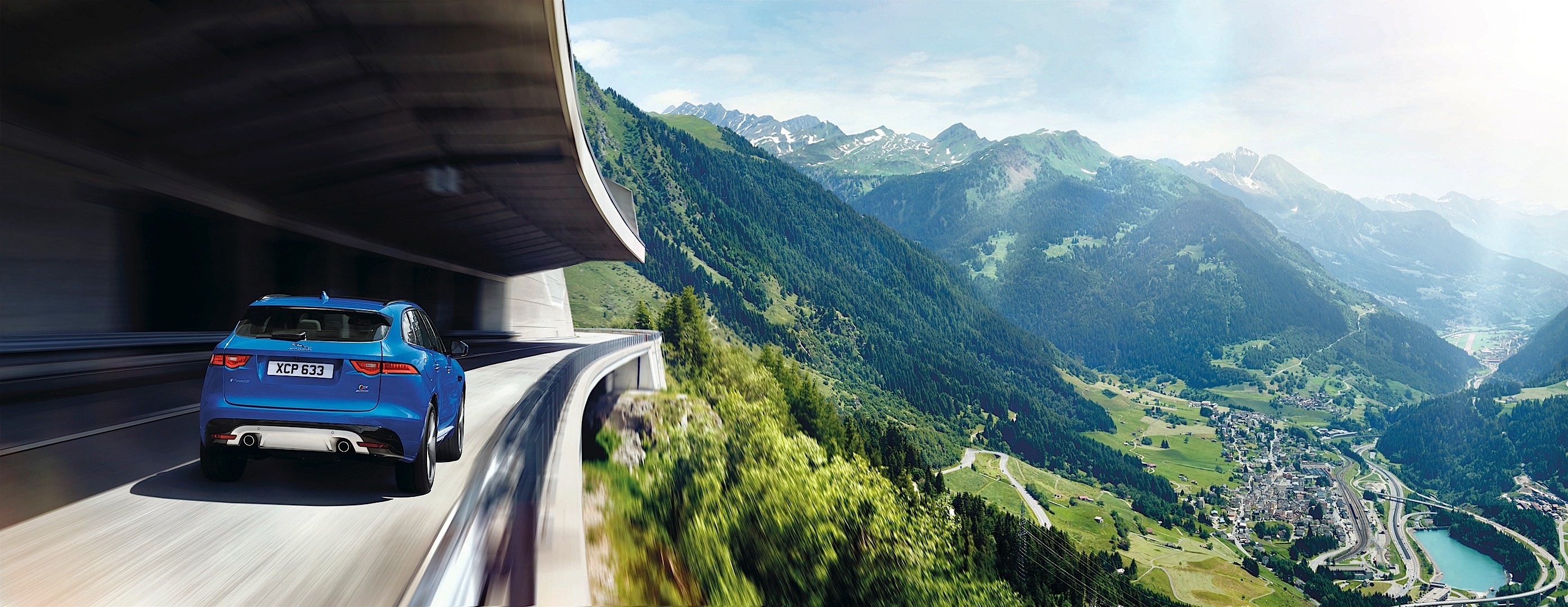 Jaguar F-Pace photo 24