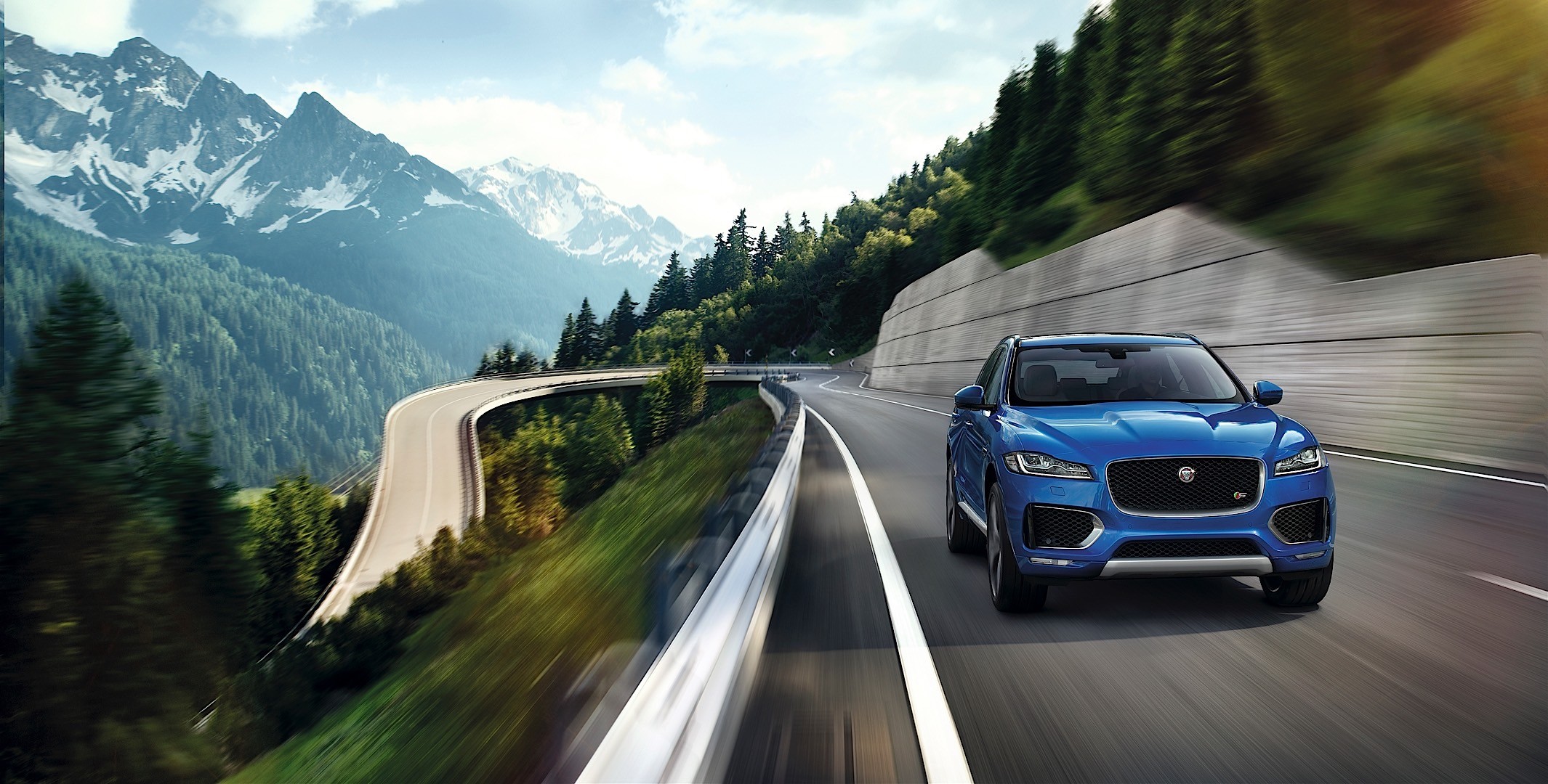 Jaguar F-Pace photo 26