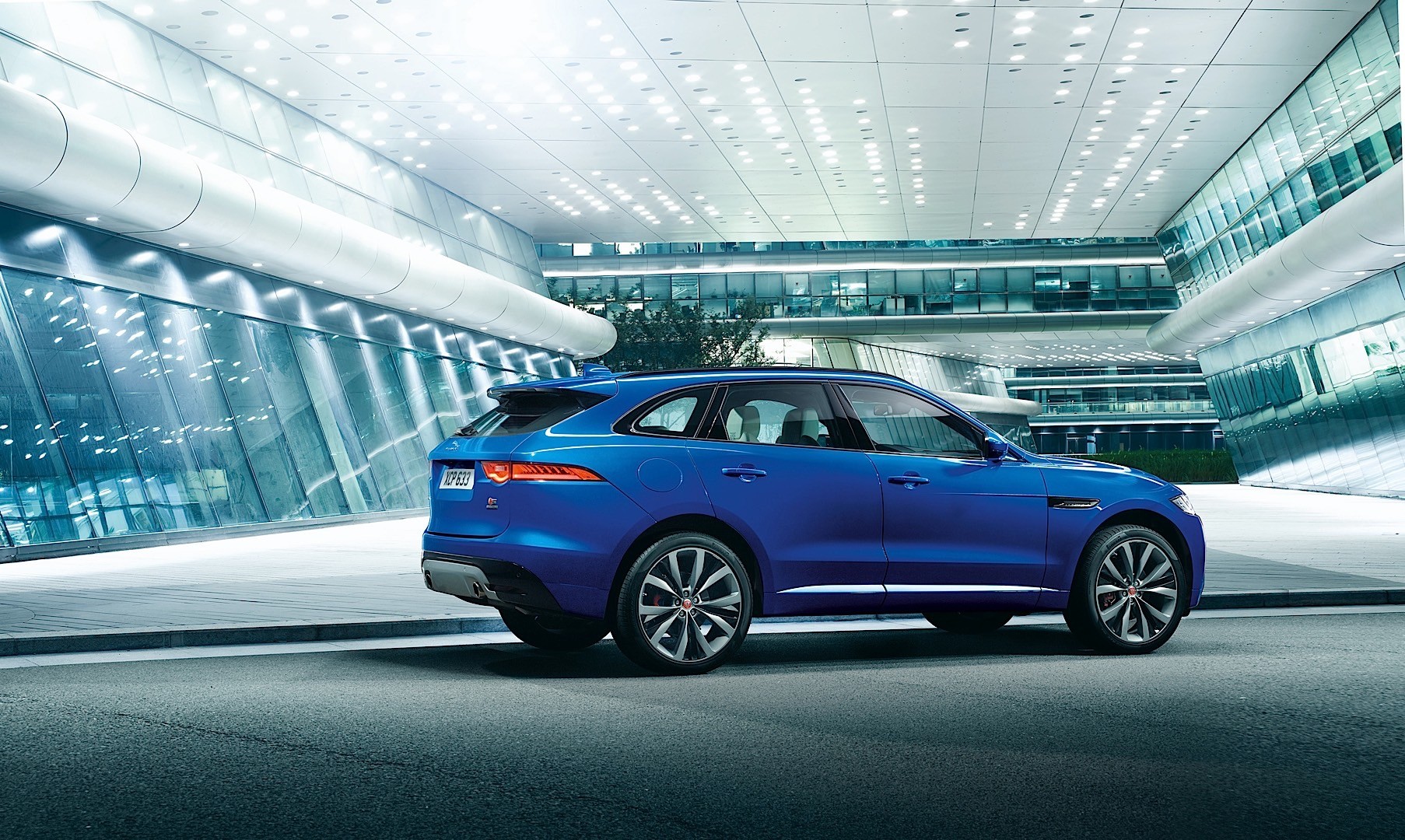 Jaguar F-Pace photo 29